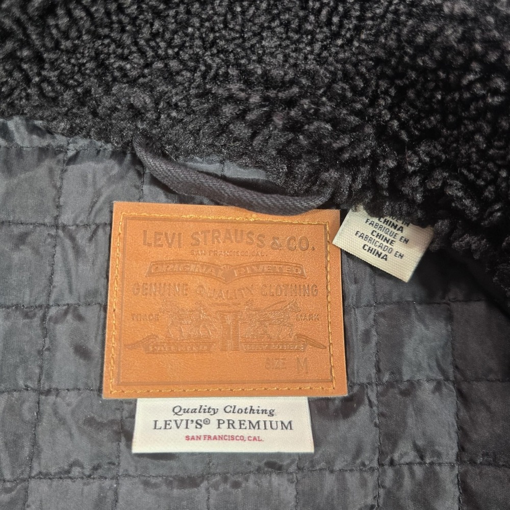 Levi's Premium Jacket Womens Medium Black Sherpa Collar Quilted Lined Workwear - Picture 3 of 13